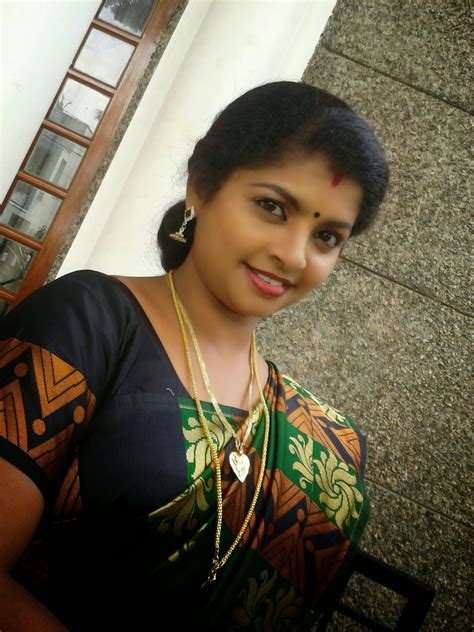 tamil young anuty sex|Young housewife aunty pundaiyil paiyan ool podugiraan